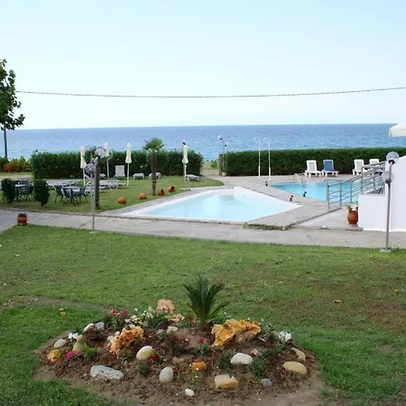 Skion Palace Hotel-bungalows & Boutique Nea Skioni