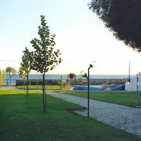 Skion Palace Hotel-bungalows & Boutique