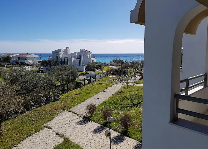 Отель Skion Palace Hotel-bungalows & Boutique