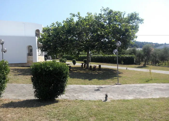 Skion Palace Hotel-bungalows & Boutique מלון 4*